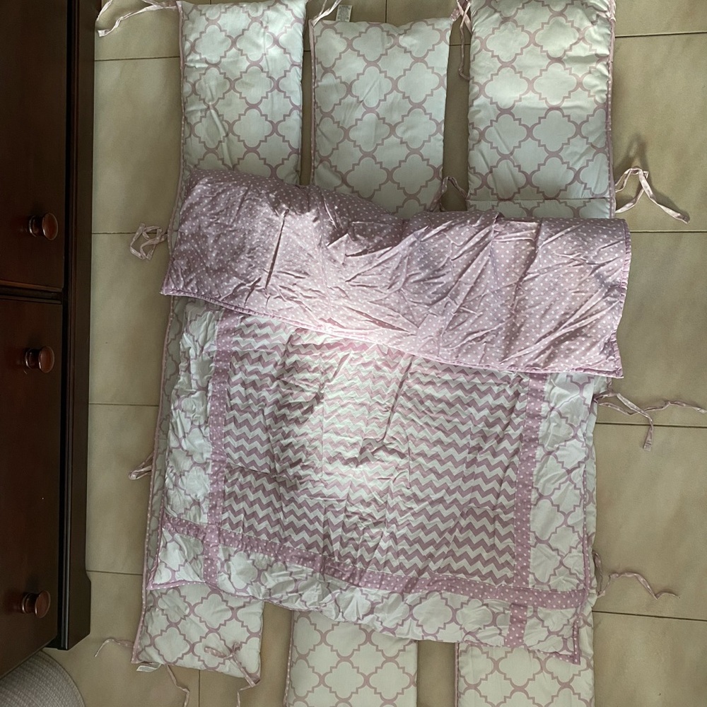 Trend Lab Baby Bedding - Picture 3 of 4